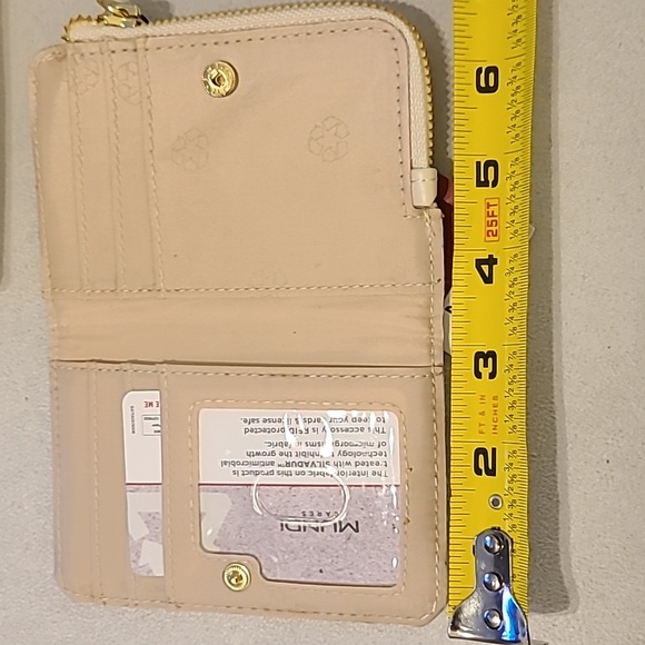 MUNDI BRAND WOMEN'S SMALL "ALMOND" WALLET WITH RFID PROTECTION - Picture 8 of 11